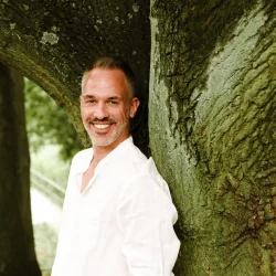 Michael Pein – zertifizierter Achtsamkeits- und Meditationslehrer beim Erholungs-Retreat in der Eifel